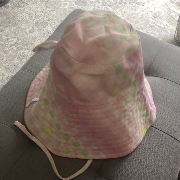 BNWOT Olivia Rubin Zanna Bucket Hat Strawberry Ombre Gingham - Picture 2 of 7